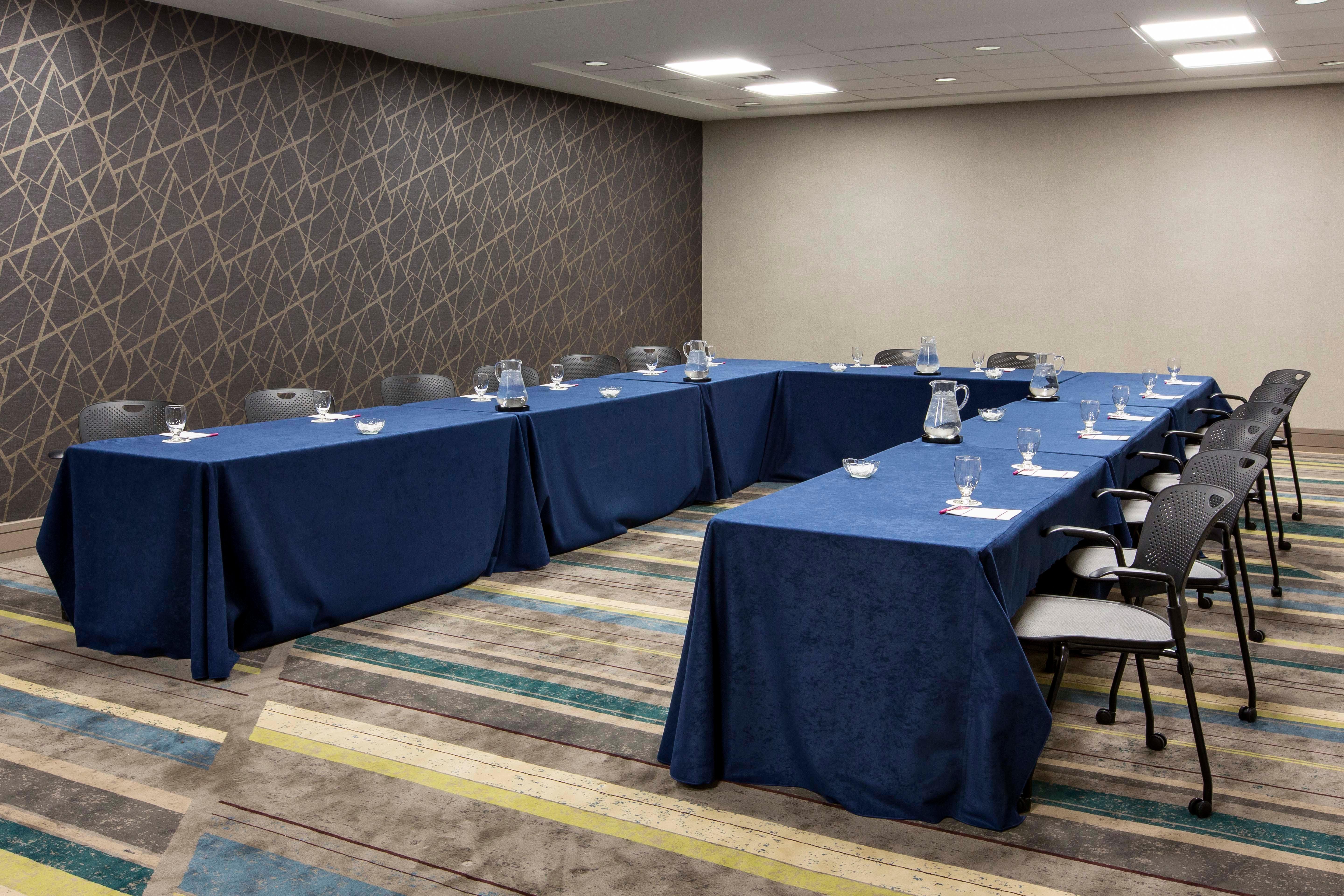 Crowne Plaza - Midtown By Ihg 4*